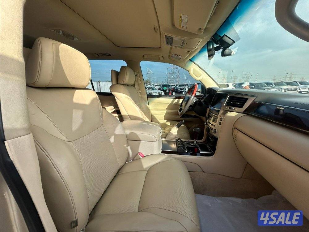 لكزس LX570 درجة ثانيه موديل 2013 ماشى 448.000 k.m وارد الساير.5