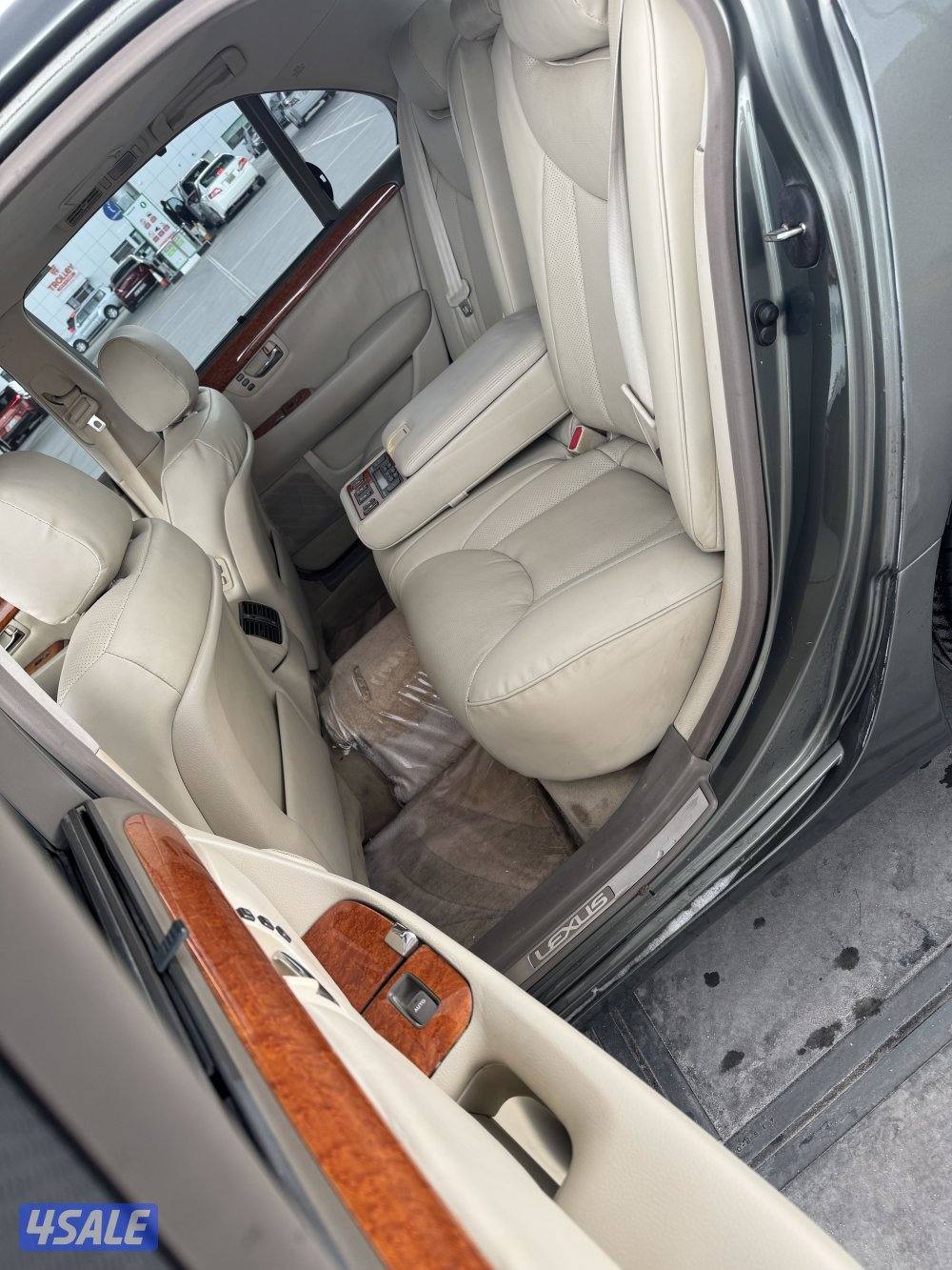 للبيع لكزس 430  ال اس موديل ٢٠٠٤3