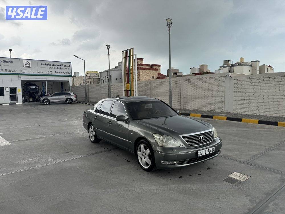 للبيع لكزس 430  ال اس موديل ٢٠٠٤4