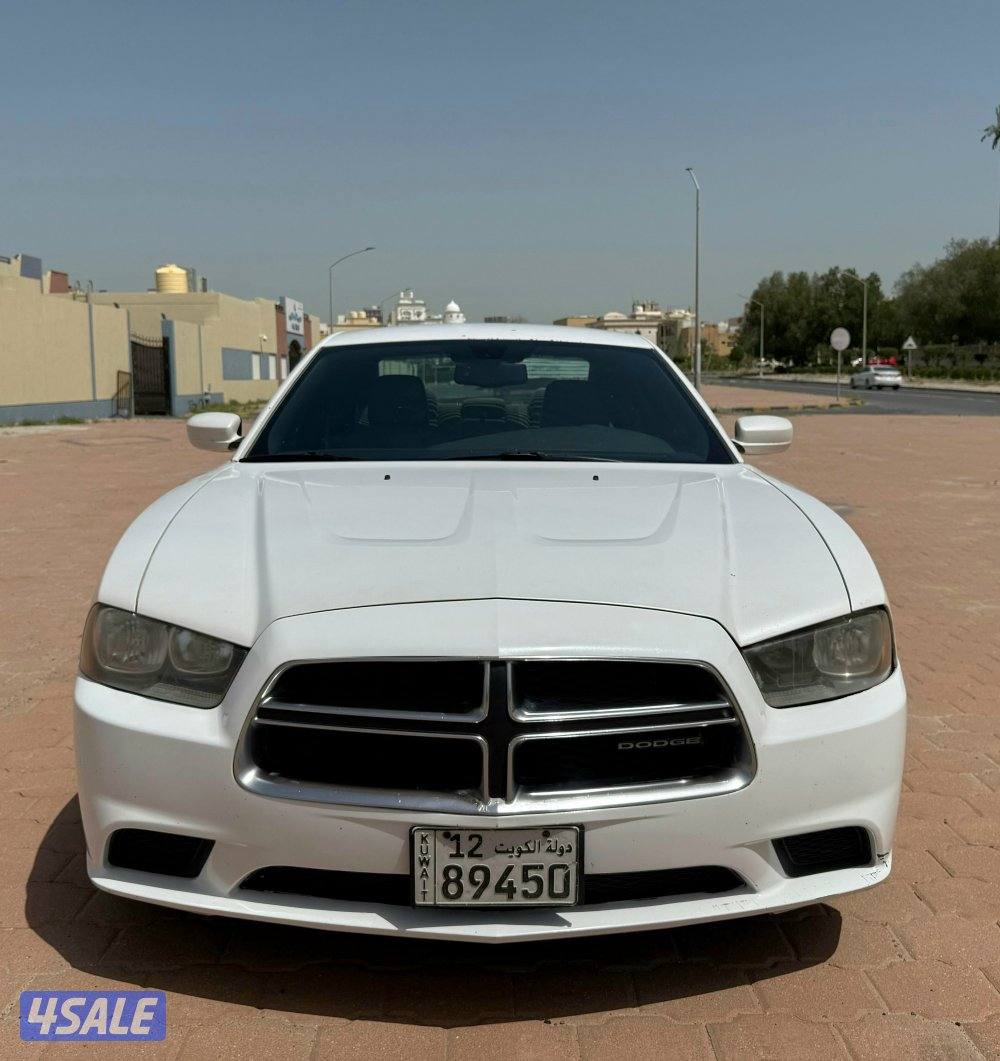 بحالة ممتازة جدا دودج تشارجر 2014 وكالة 6 سلندر فحص ماكينة قير شاسي1