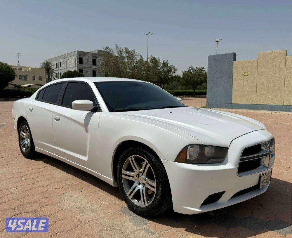 بحالة ممتازة جدا دودج تشارجر 2014 وكالة 6 سلندر فحص ماكينة قير شاسي3