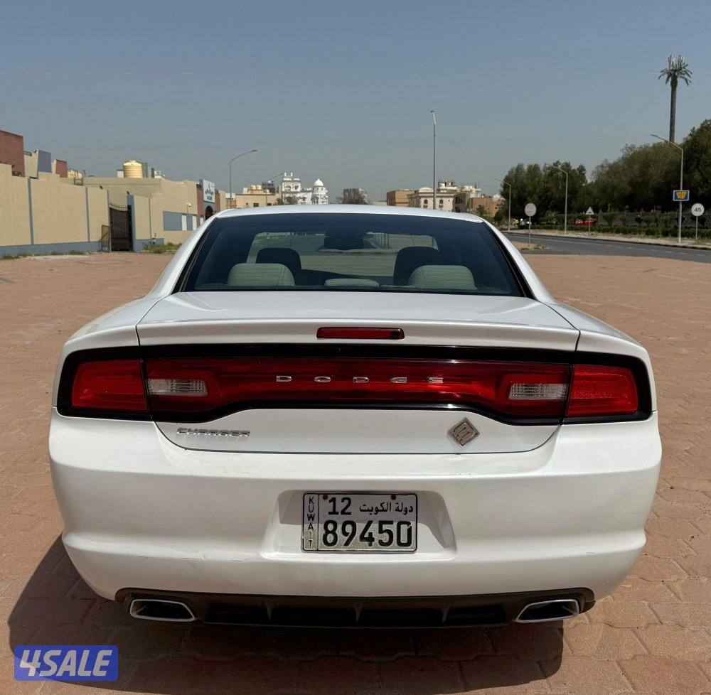 بحالة ممتازة جدا دودج تشارجر 2014 وكالة 6 سلندر فحص ماكينة قير شاسي5