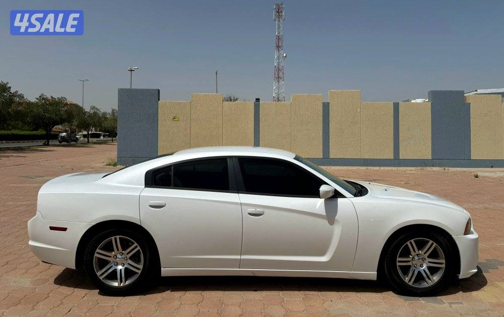 بحالة ممتازة جدا دودج تشارجر 2014 وكالة 6 سلندر فحص ماكينة قير شاسي7