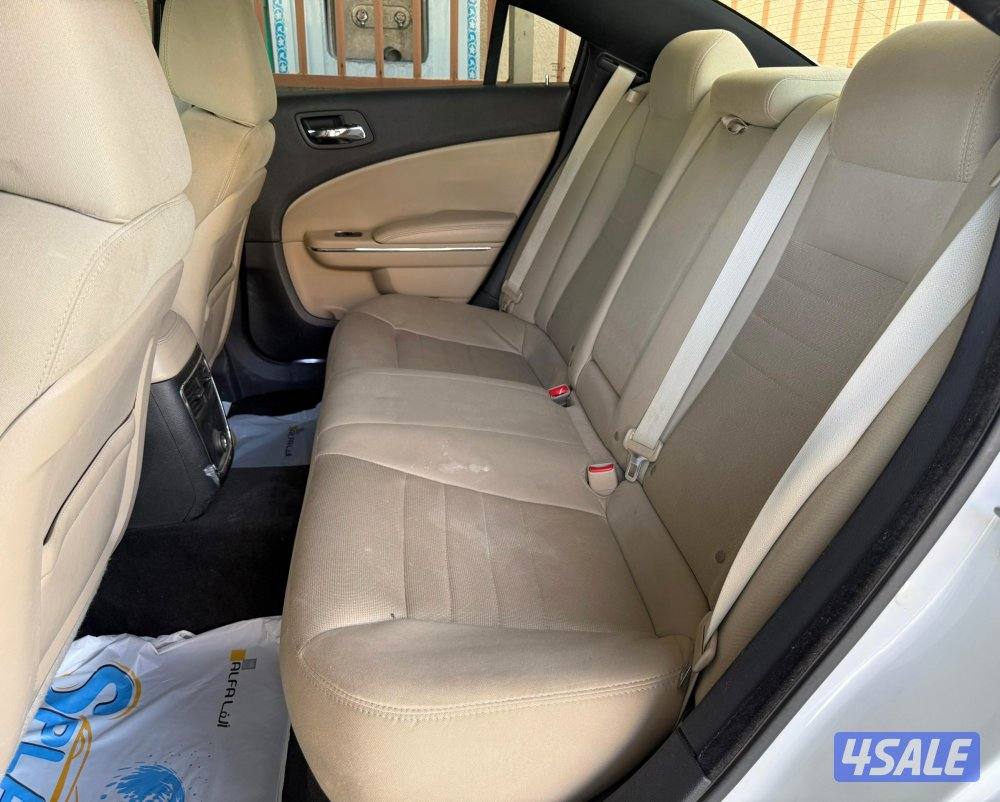 بحالة ممتازة جدا دودج تشارجر 2014 وكالة 6 سلندر فحص ماكينة قير شاسي11