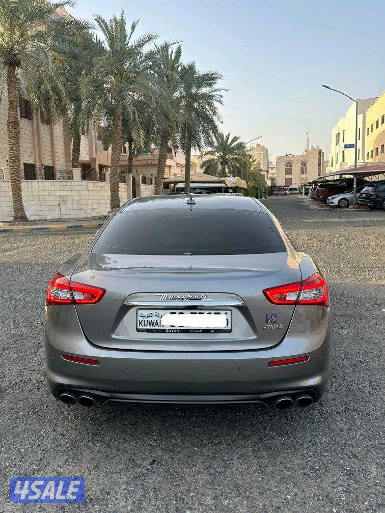 للبيع مازيراتي جيبلي  وارد الوكاله الزياني -  2018 - عداد 97 الف 
فتحه1