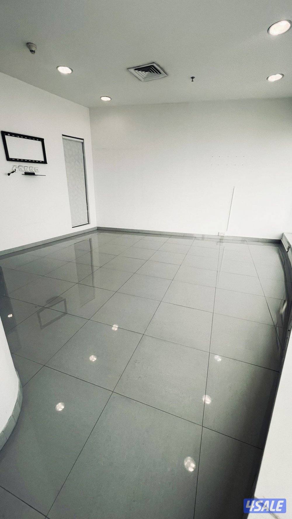 نص دور تجاري مميز للايجار بمنطقة القبله3