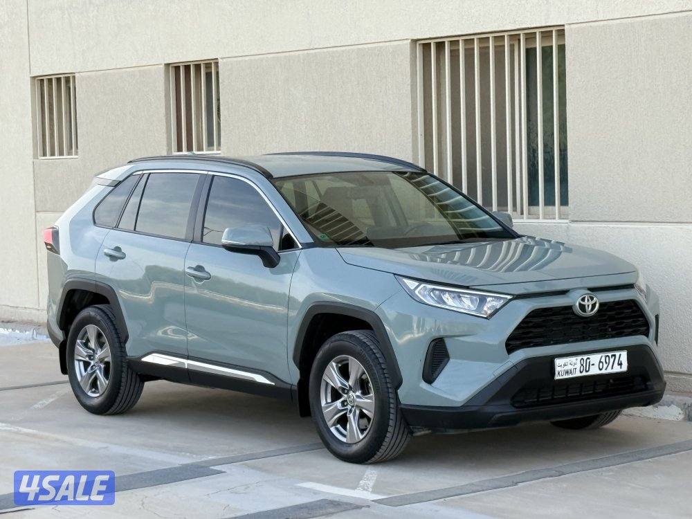 تويوتا راف فور - موديل 2023 - عداد 15 - وارد الساير - بحاله الوكاله1