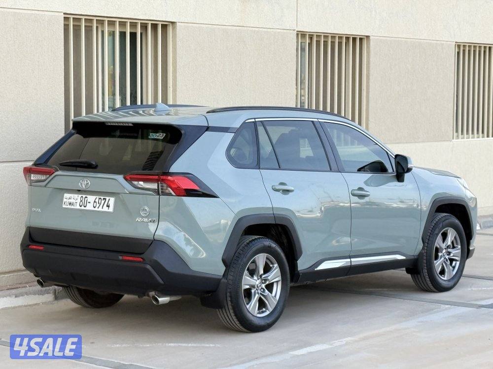 تويوتا راف فور - موديل 2023 - عداد 15 - وارد الساير - بحاله الوكاله2
