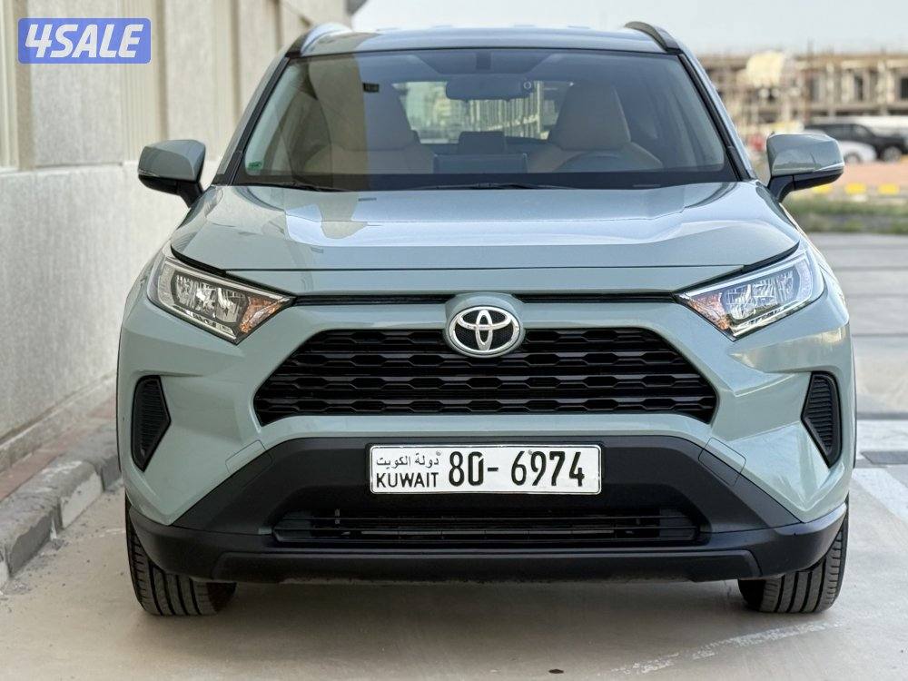 تويوتا راف فور - موديل 2023 - عداد 15 - وارد الساير - بحاله الوكاله4
