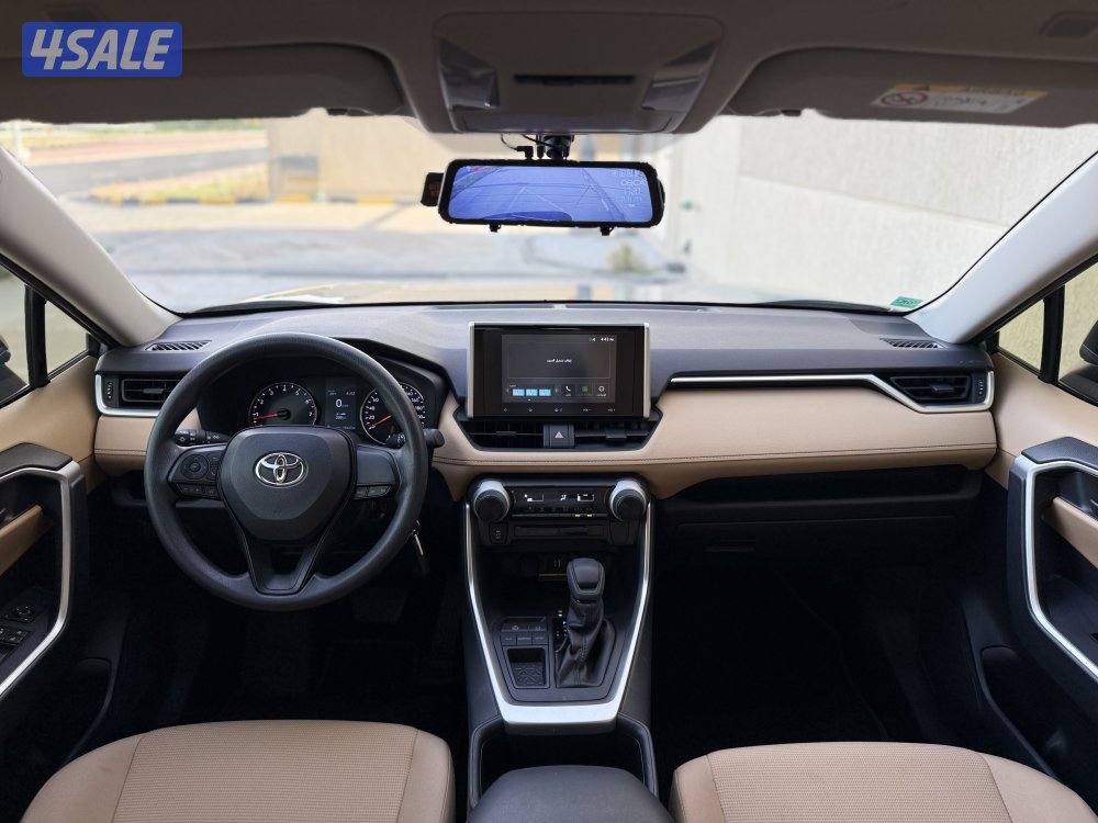 تويوتا راف فور - موديل 2023 - عداد 15 - وارد الساير - بحاله الوكاله7