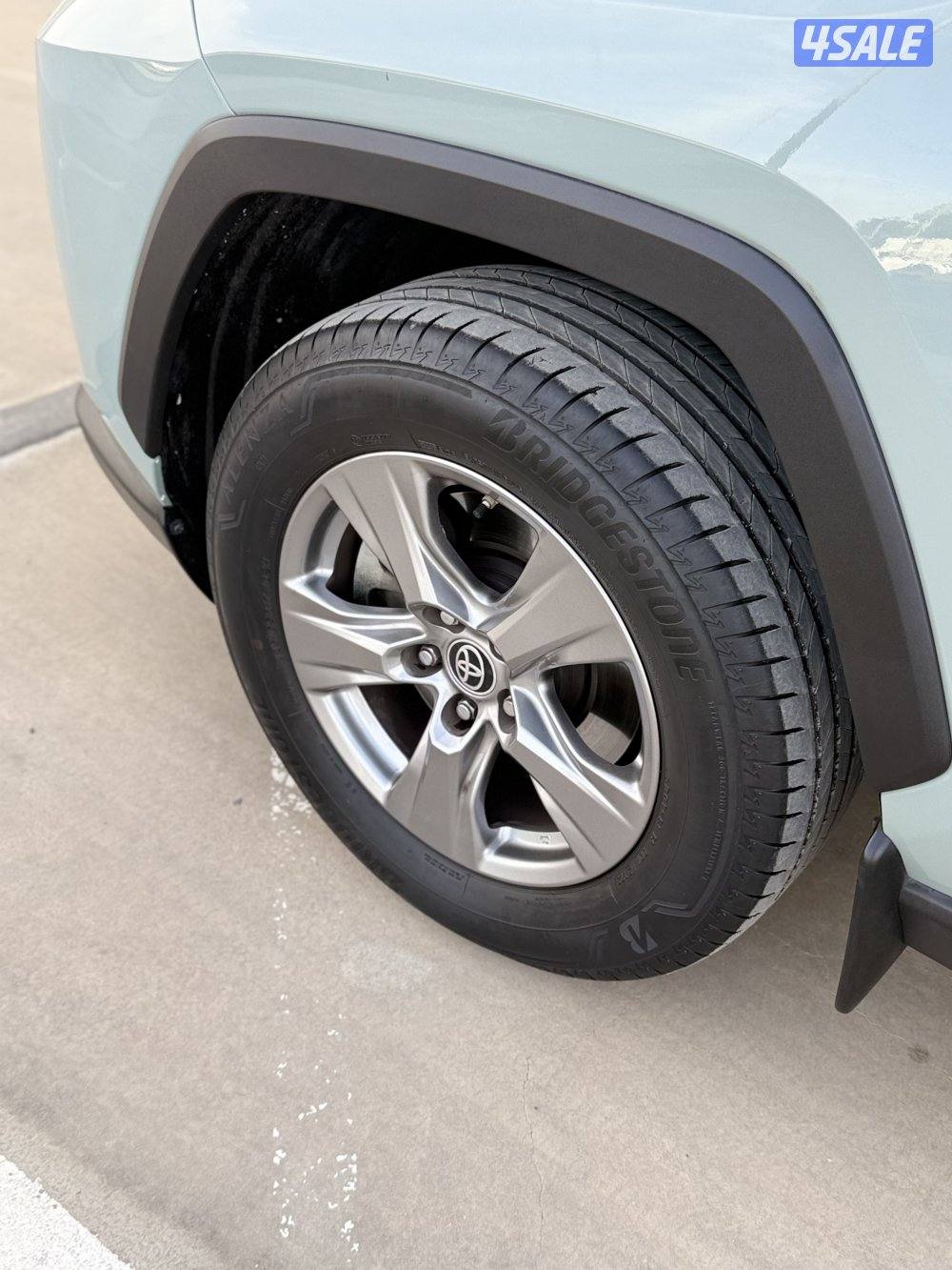 تويوتا راف فور - موديل 2023 - عداد 15 - وارد الساير - بحاله الوكاله11