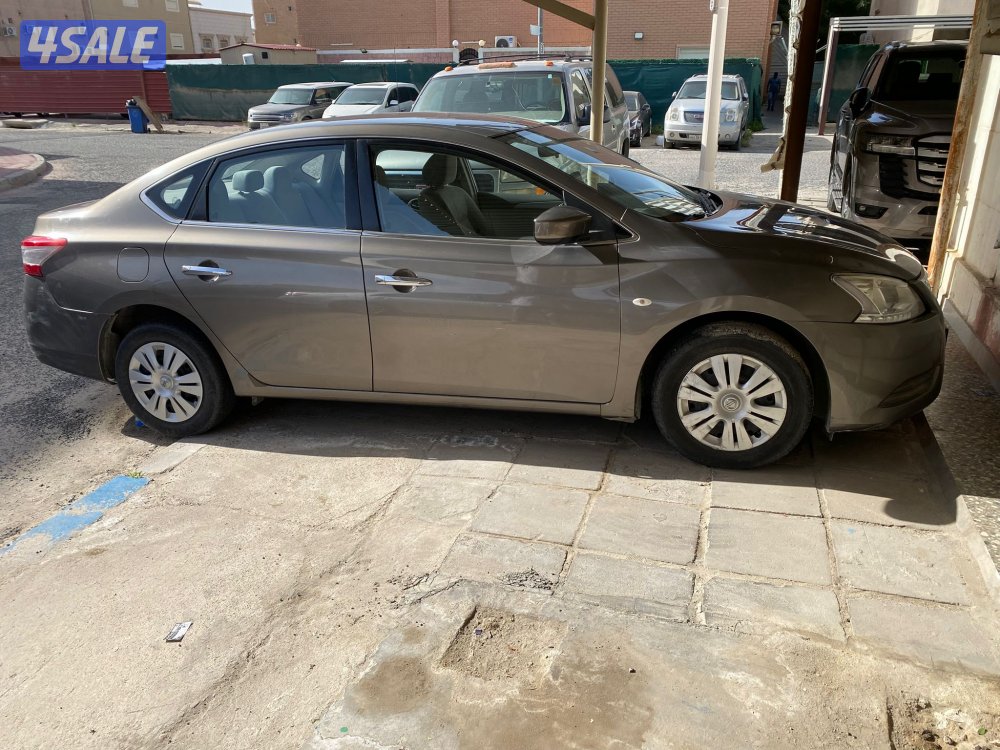 للبيع نيسان سنترا موديل ٢٠١٦4