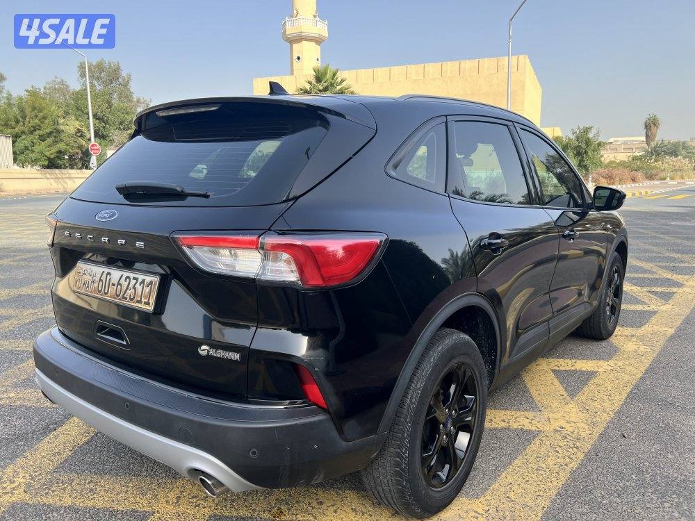 فورد اسكيب موديل 2022 عداد 40 الف3