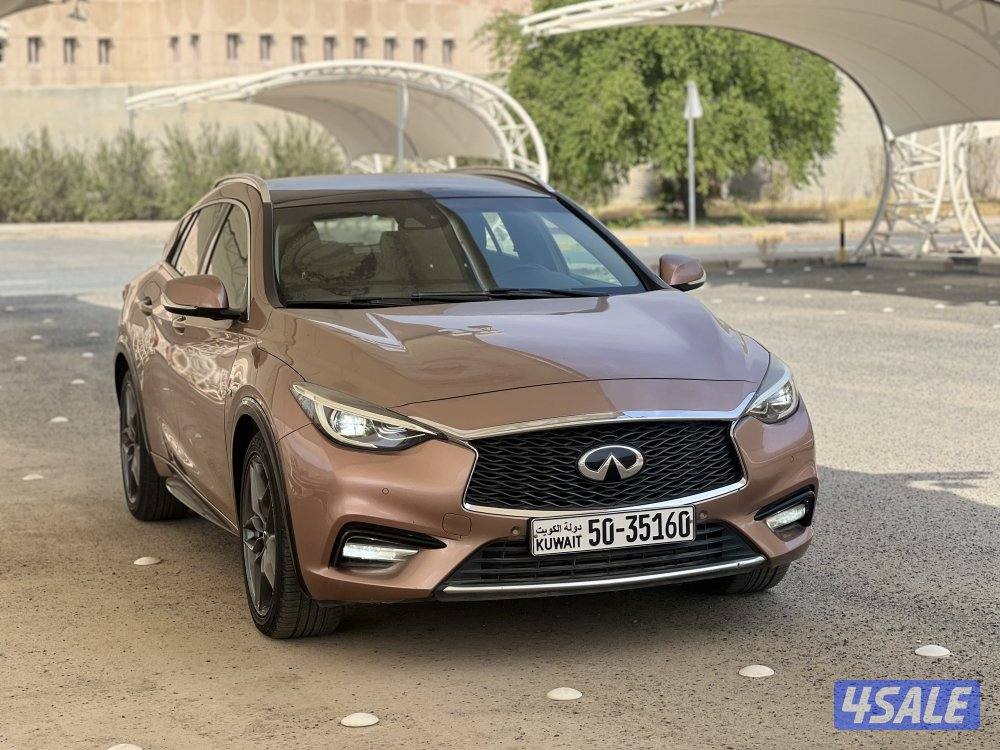 انفينيتي Q30 موديل 2018 عداد 84 الف1