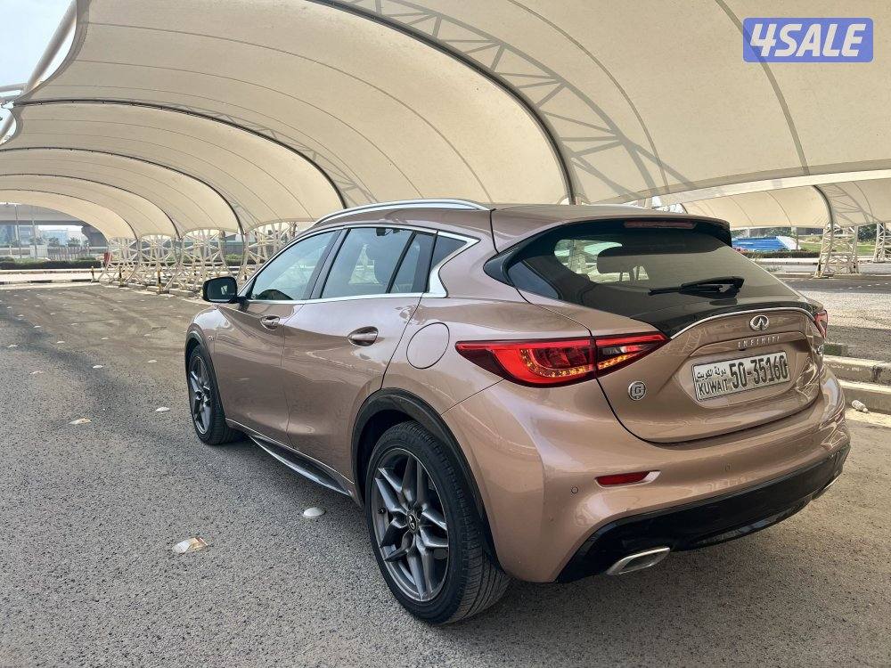 انفينيتي Q30 موديل 2018 عداد 84 الف4