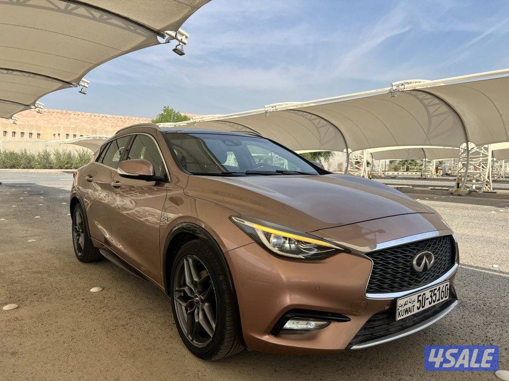 انفينيتي Q30 موديل 2018 عداد 84 الف6