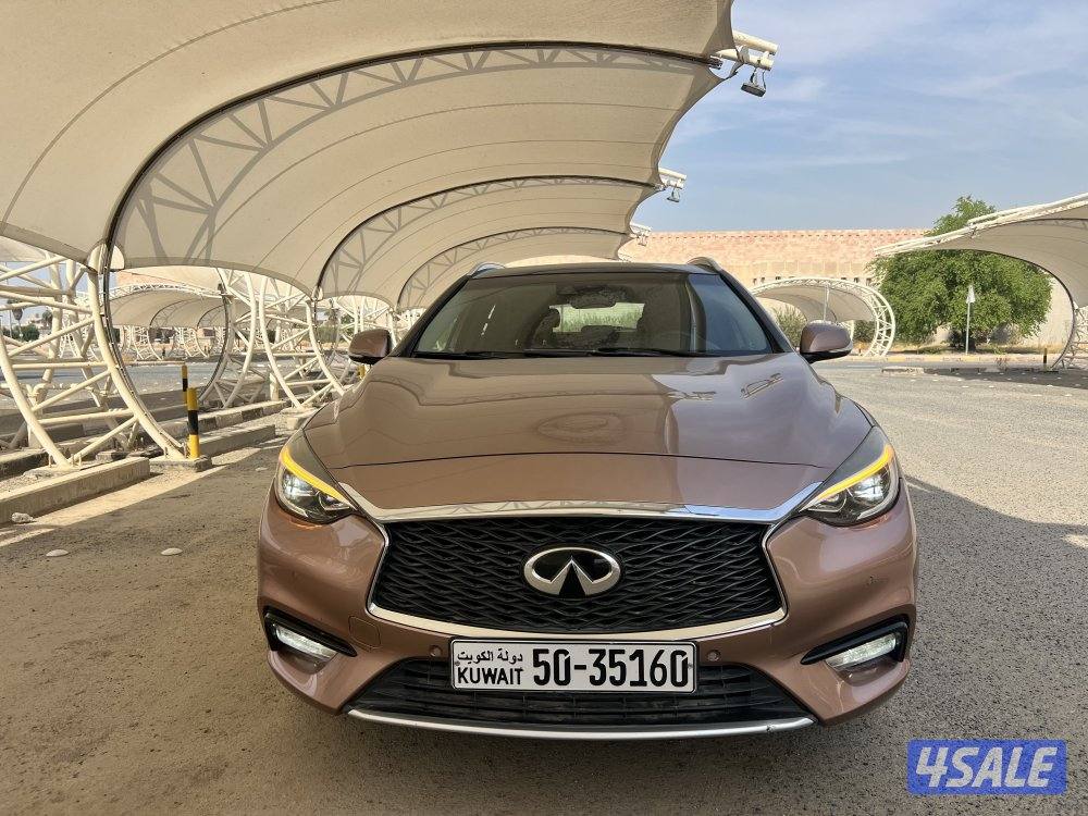 انفينيتي Q30 موديل 2018 عداد 84 الف7