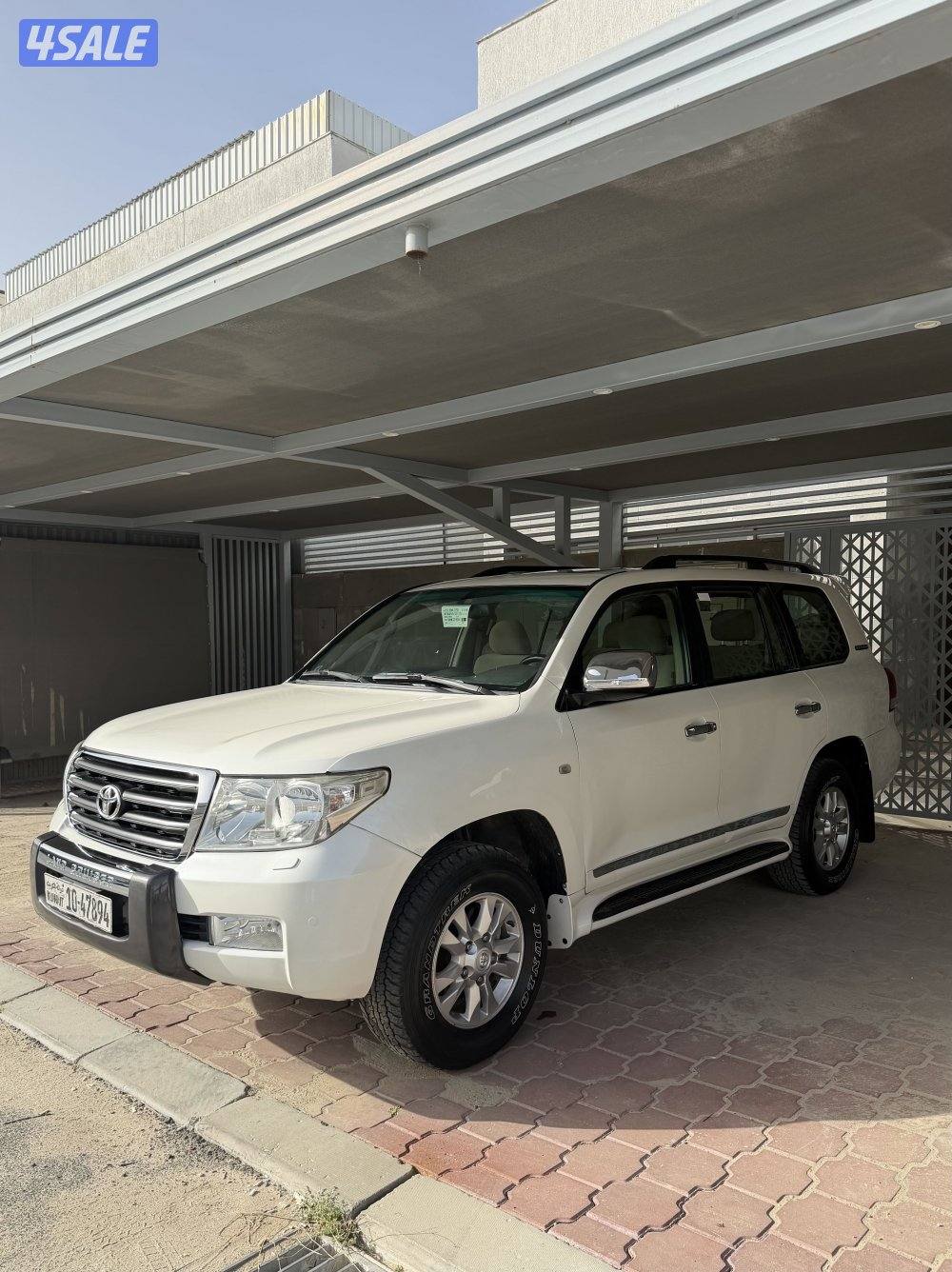 للبيع لاندكروزر 20110