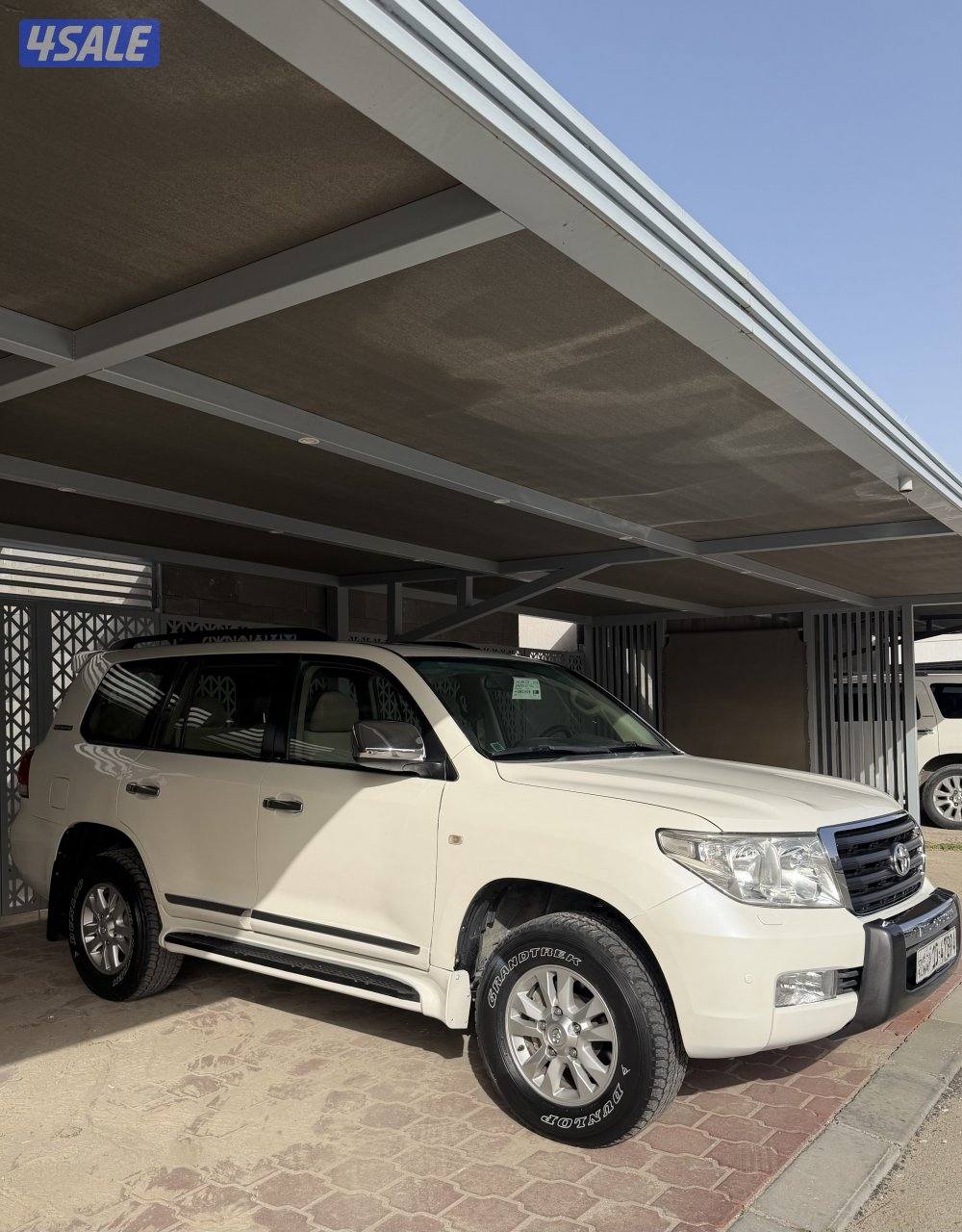 للبيع لاندكروزر 20112