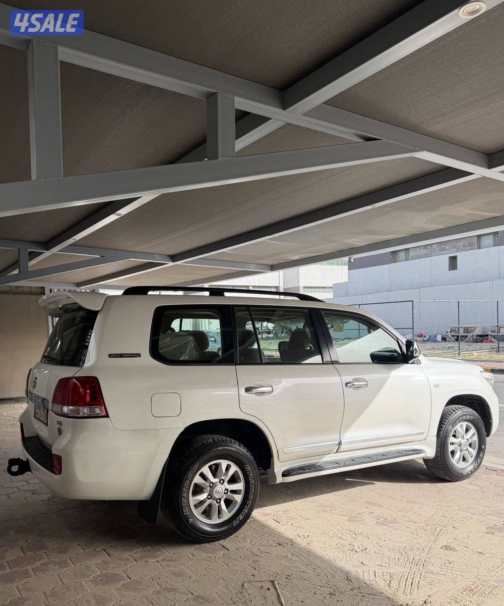 للبيع لاندكروزر 20113