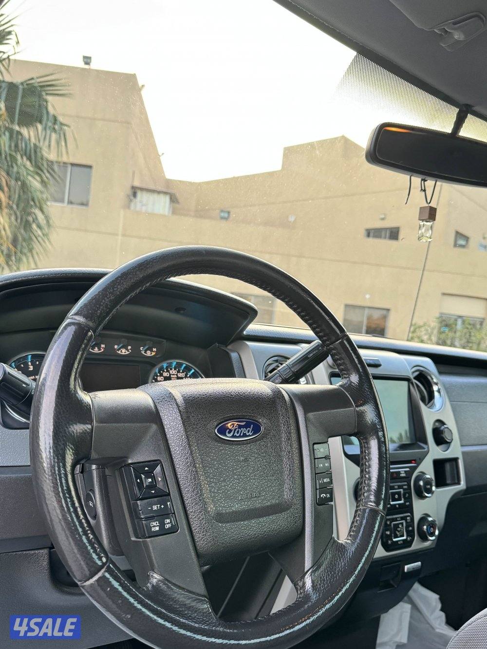 للبيع وانيت فورد f150 موديل 2013 بحاله ممتازه4