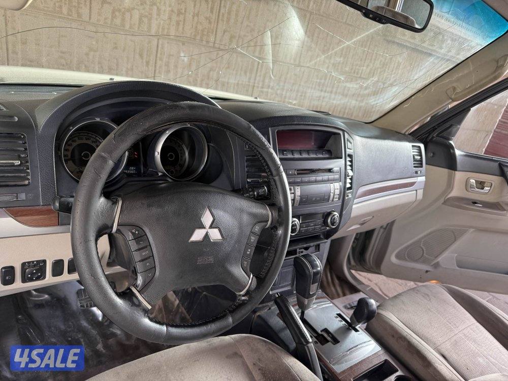 للبيع باجيرو1