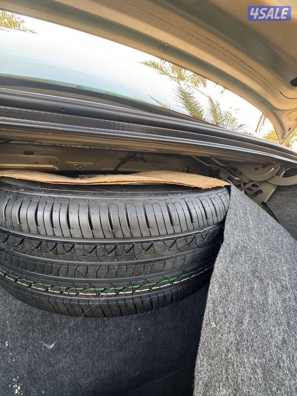 للبيع فورد فكتوريا موديل 2002 بحاله نادره11