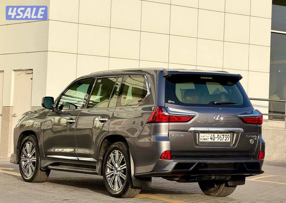 جيب لكزس 20172