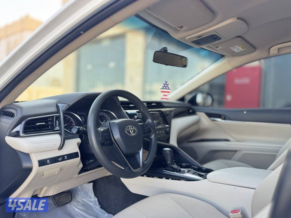 للبيع تويوتا كامري موديل 20198