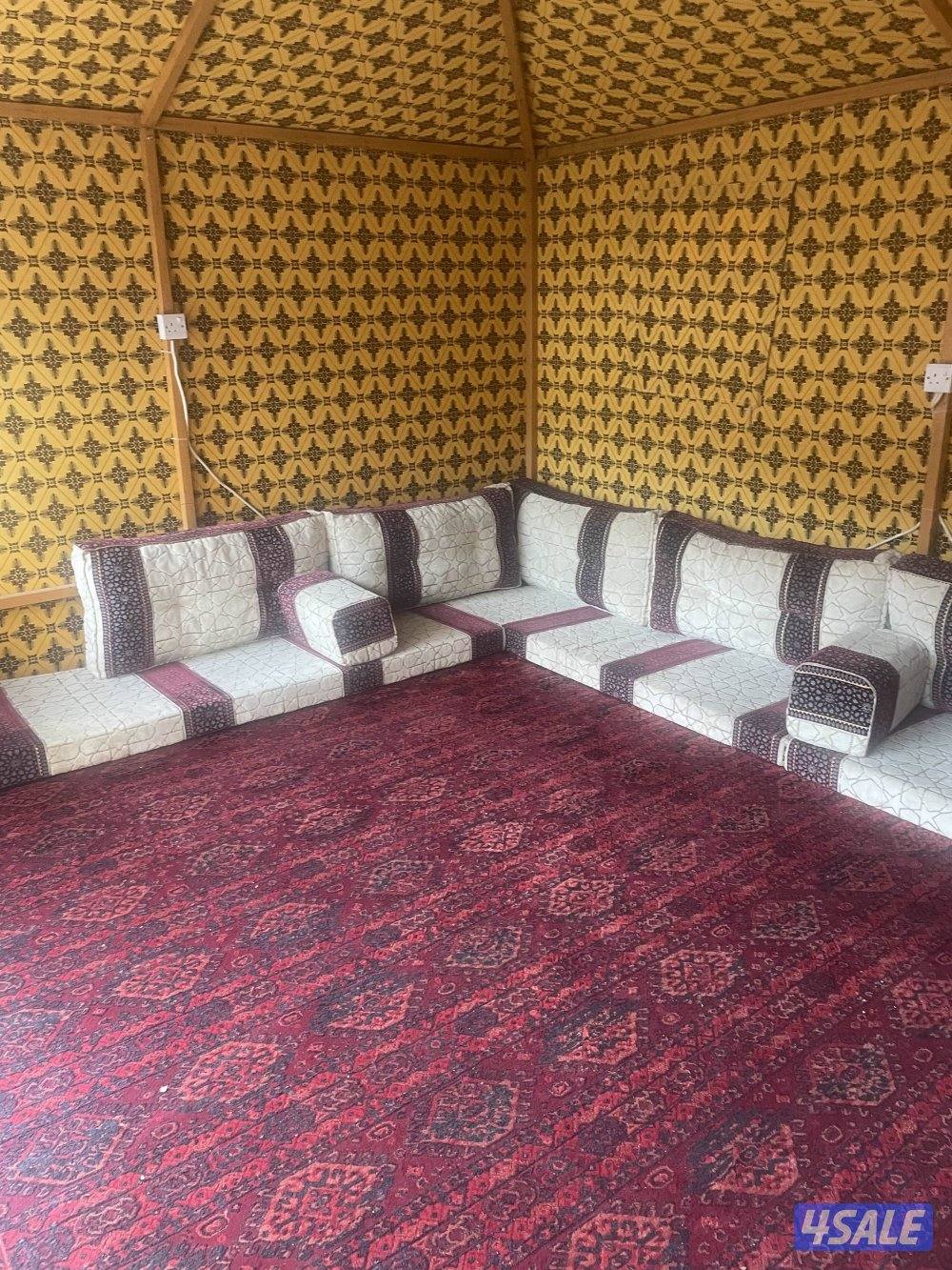 للبيع خيمه مع مطارح خارجيه و داخليه على السوم0