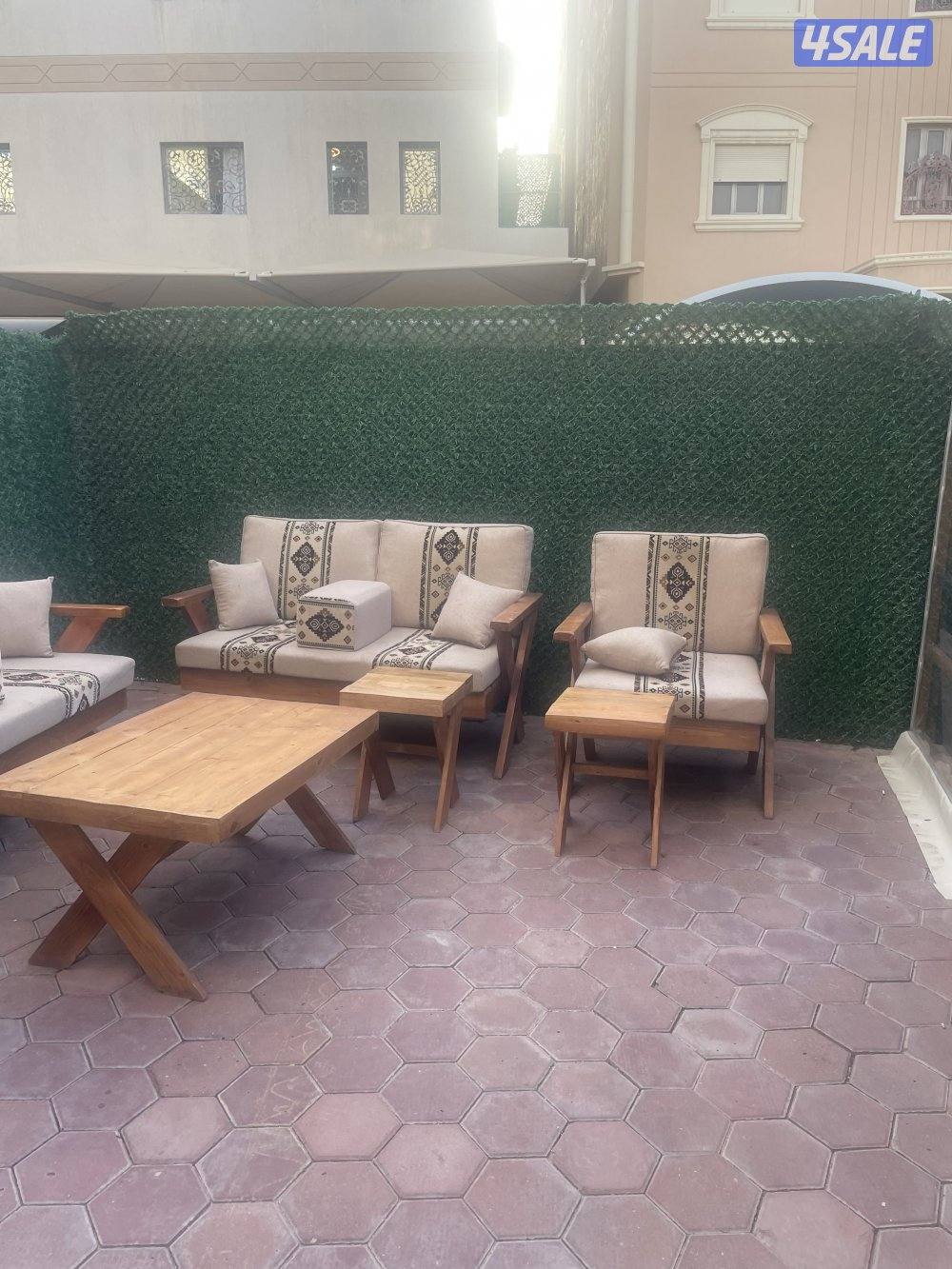 للبيع خيمه مع مطارح خارجيه و داخليه على السوم1