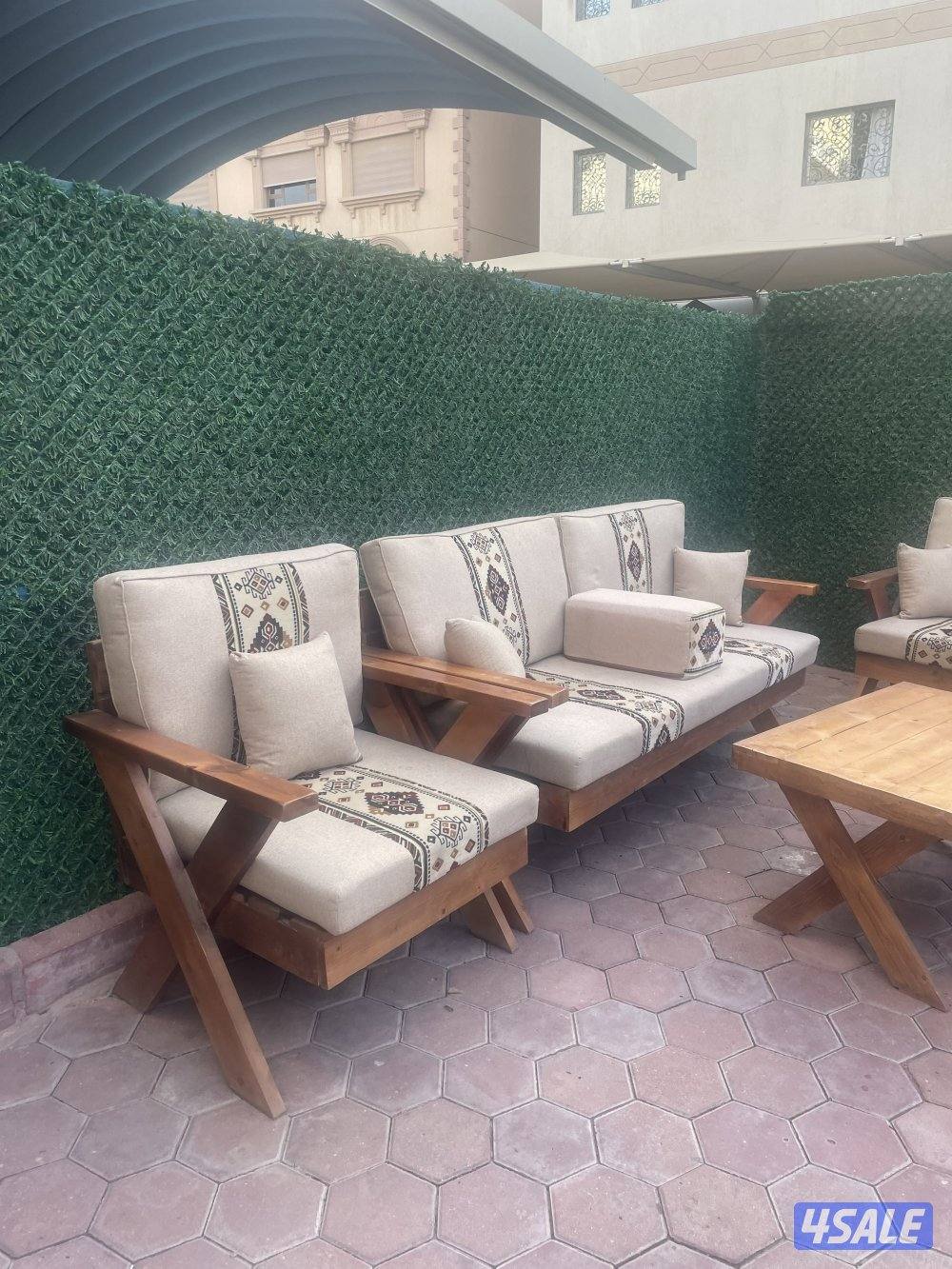 للبيع خيمه مع مطارح خارجيه و داخليه على السوم3