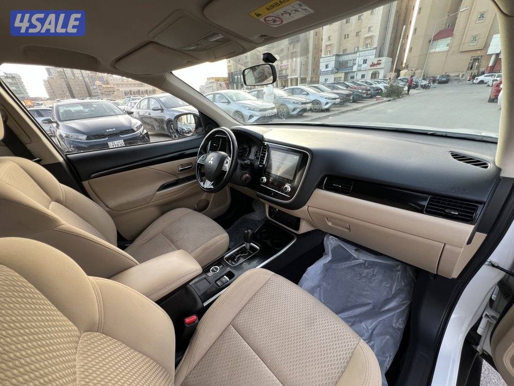 مستوبيشي اوتلاندر - موديل 20225