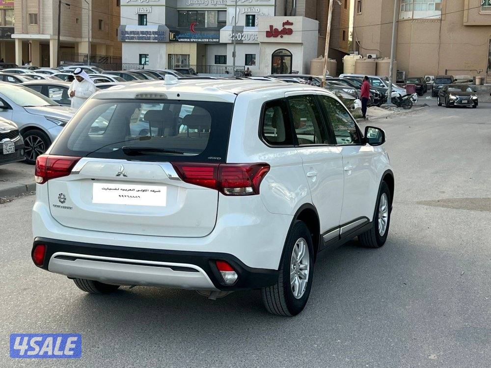 مستوبيشي اوتلاندر - موديل 20227