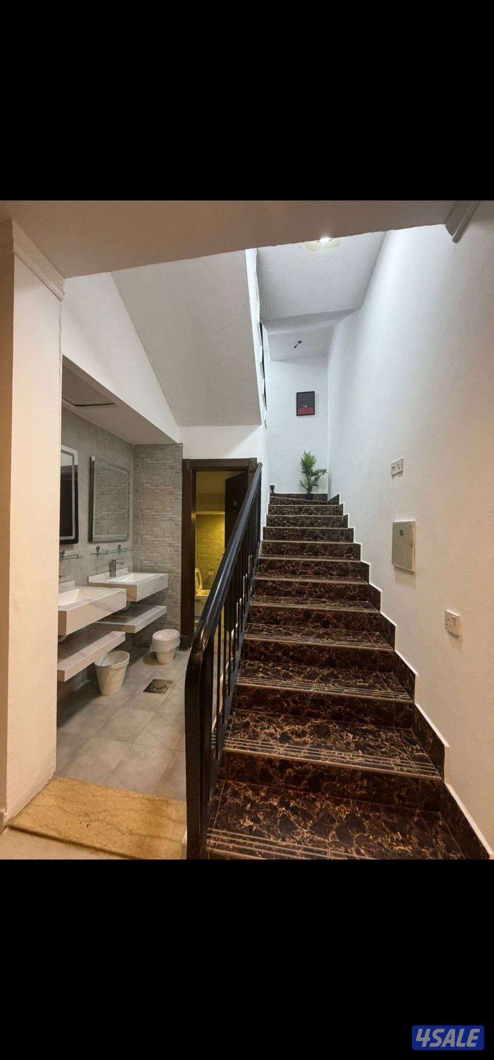 شاليه للايجار _ شباب _ بجانب المول _ يومي5