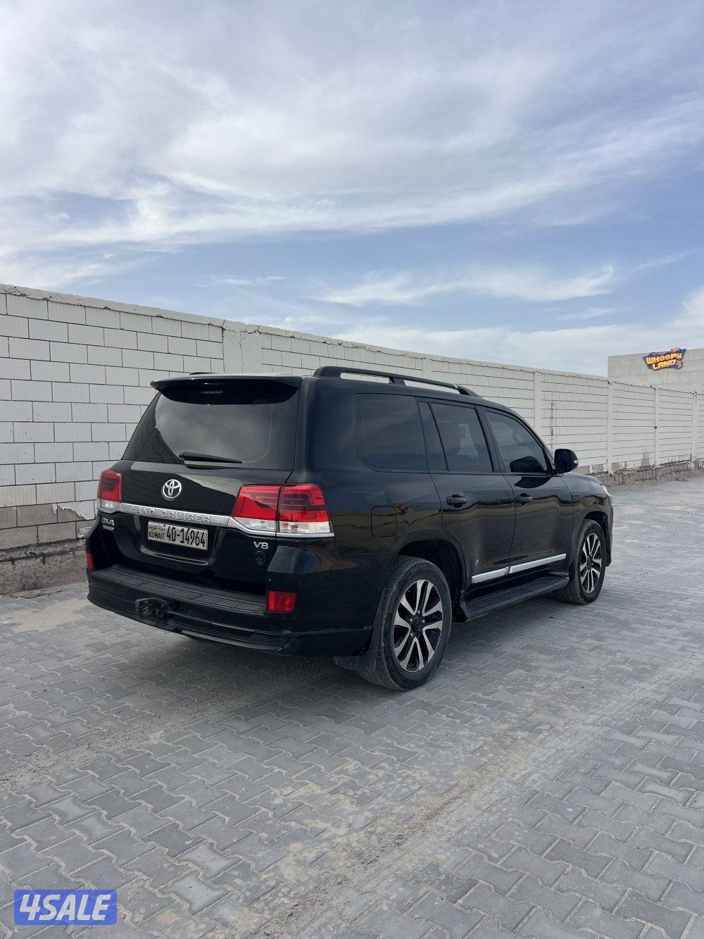 لاندكروزر 2016 GXR جلد قطعتين0