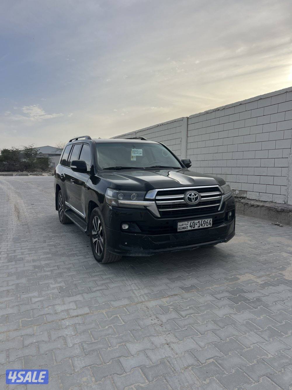 لاندكروزر 2016 GXR جلد قطعتين1