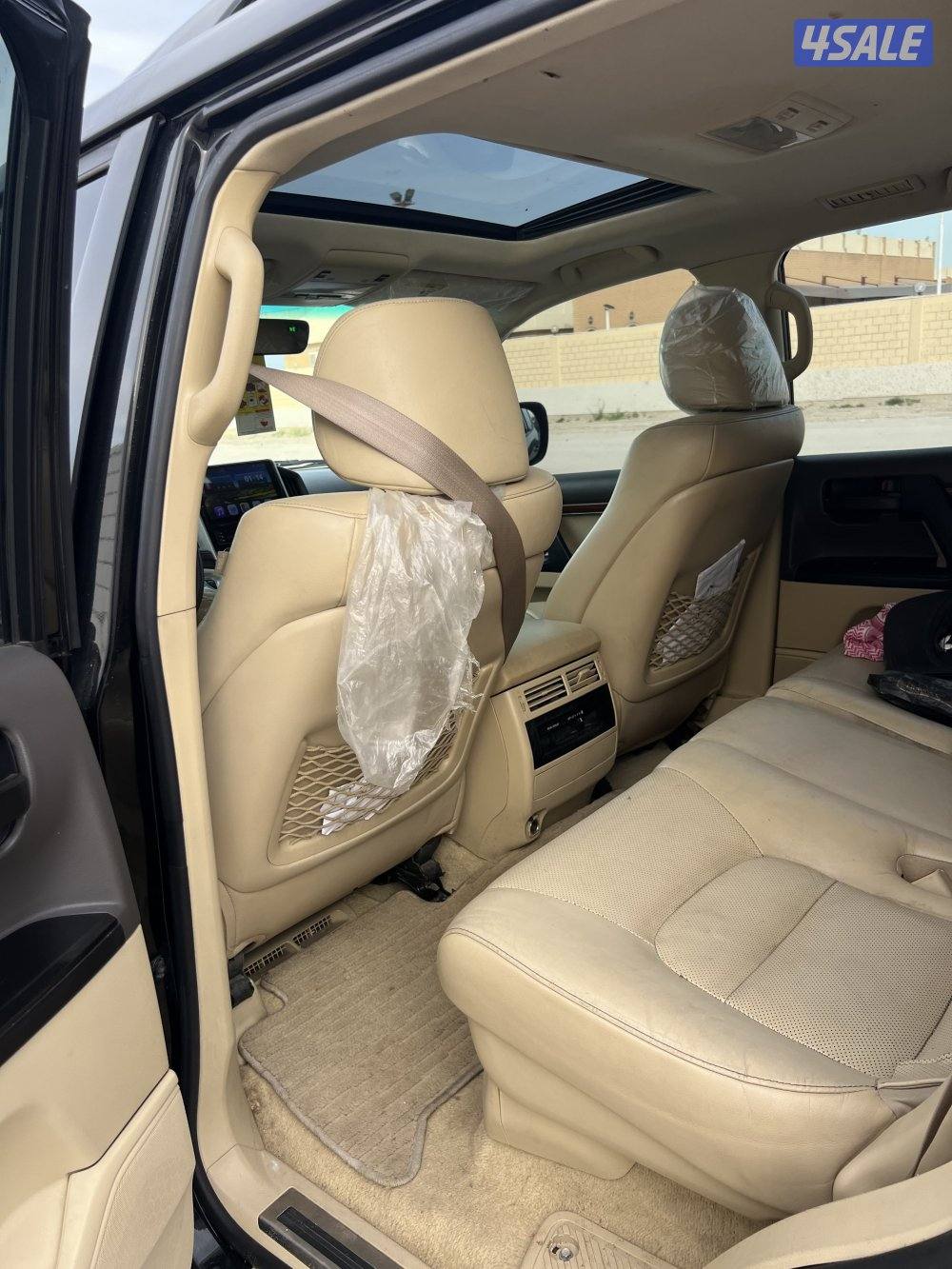 لاندكروزر 2016 GXR جلد قطعتين8