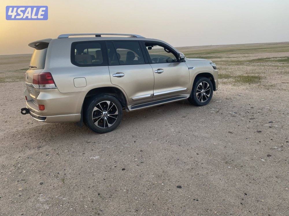 لاند كروزموديل  2011 شرط الفحص عداد 396 ثمانينه سلندر1