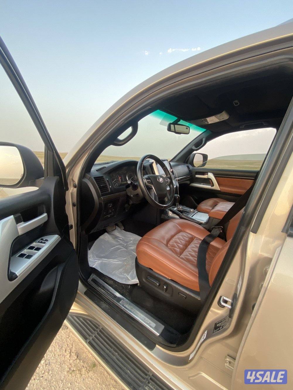 لاند كروزموديل  2011 شرط الفحص عداد 396 ثمانينه سلندر2