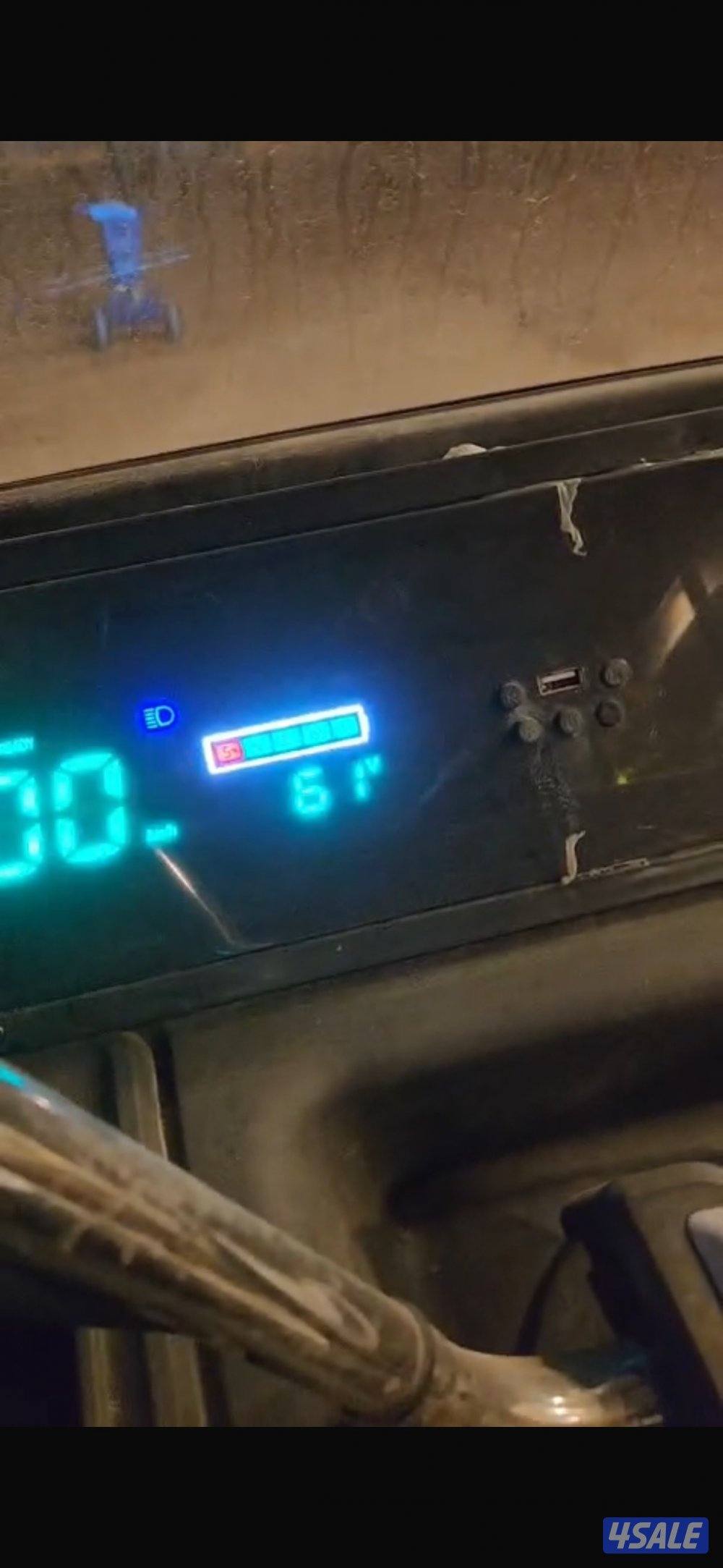 للبيع تكتوك شحن نظيف جدا جدا شرط كل شي فيه شغال اول مالك1