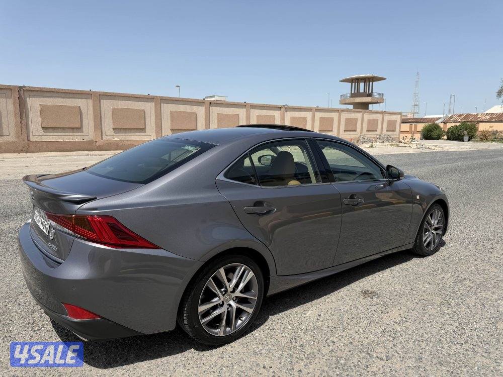 للبيع لكزس is3004