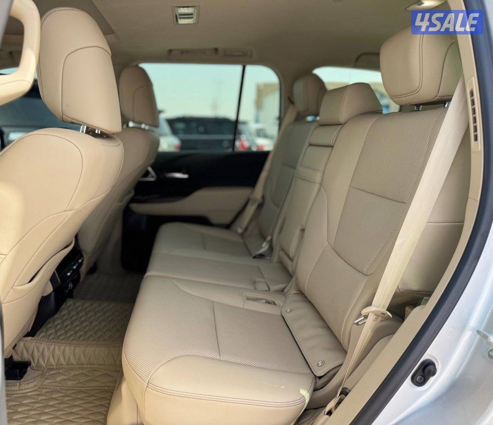 لاندكروزر 2022 VX بحالة الوكاله6