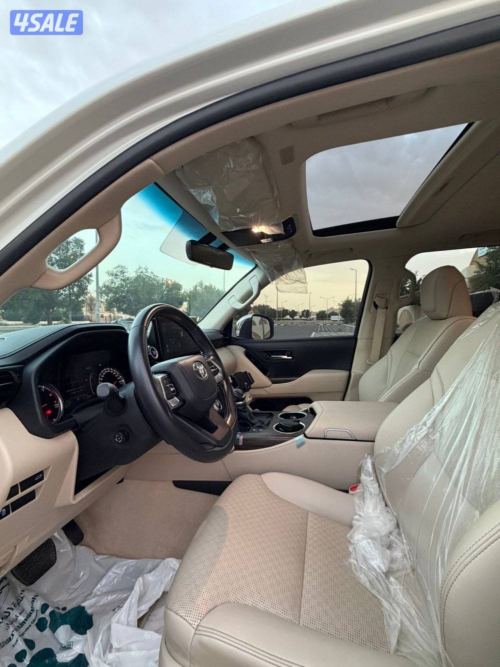 للبيع لاندكروزر vxr توين تيربو موديل 2022 ماشي 66 الف فقط3