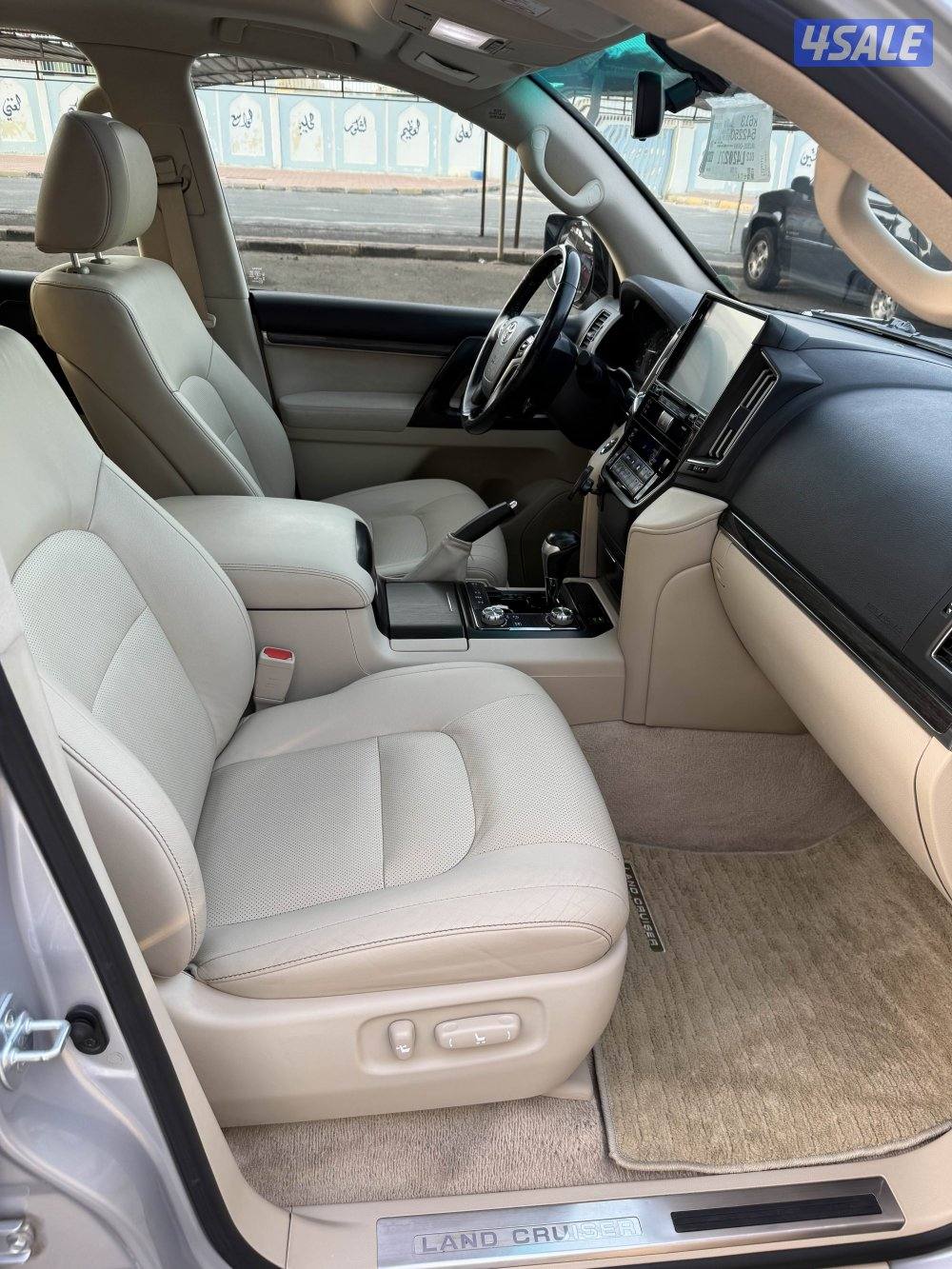 لاند كروزر V8 جراند تورنق موديل 202014