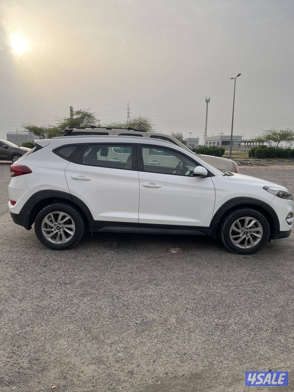 للبيع هونداي توسان موديل 2017 شرط الفحص ماشي 115500 الف وقابل للمساومه10