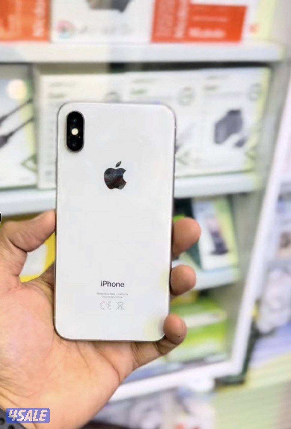 ايفون نظيف مبدل شاشة كسر خفيف من قدام بصحة ممتازه0