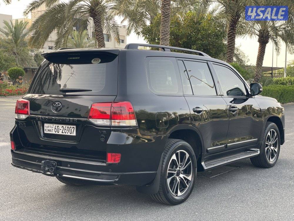 قراند تورينق لاندكروزر موديل 20212