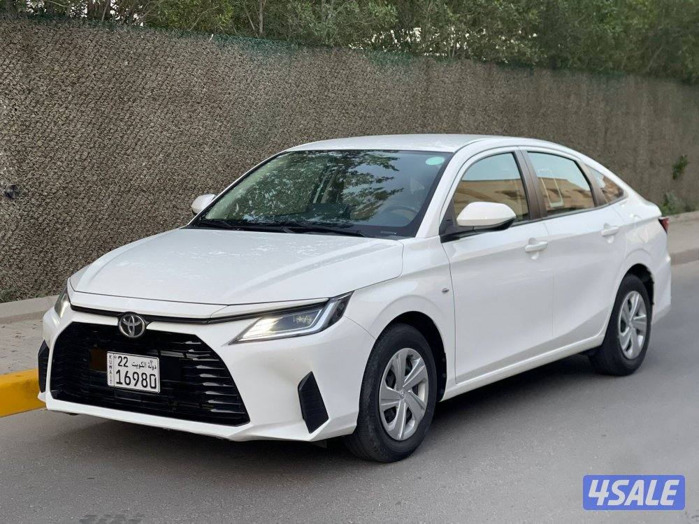 للبيع تويوتا يارس0