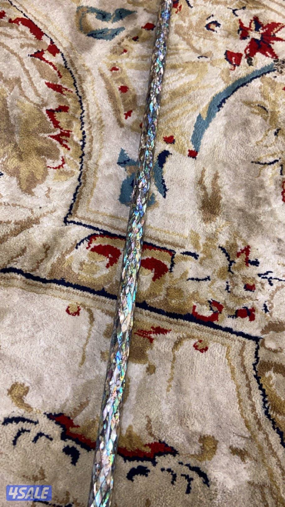 عصاية تراثية مطعّمة بالصدف والنحاس – قطعة فنية يدوية فخمة1